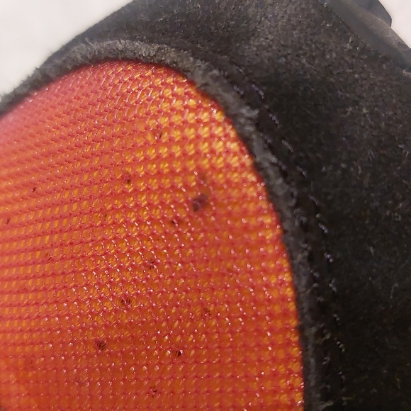 Child's size 12 Nike Waffle One Fushsia University Gold - Picture 8 of 8